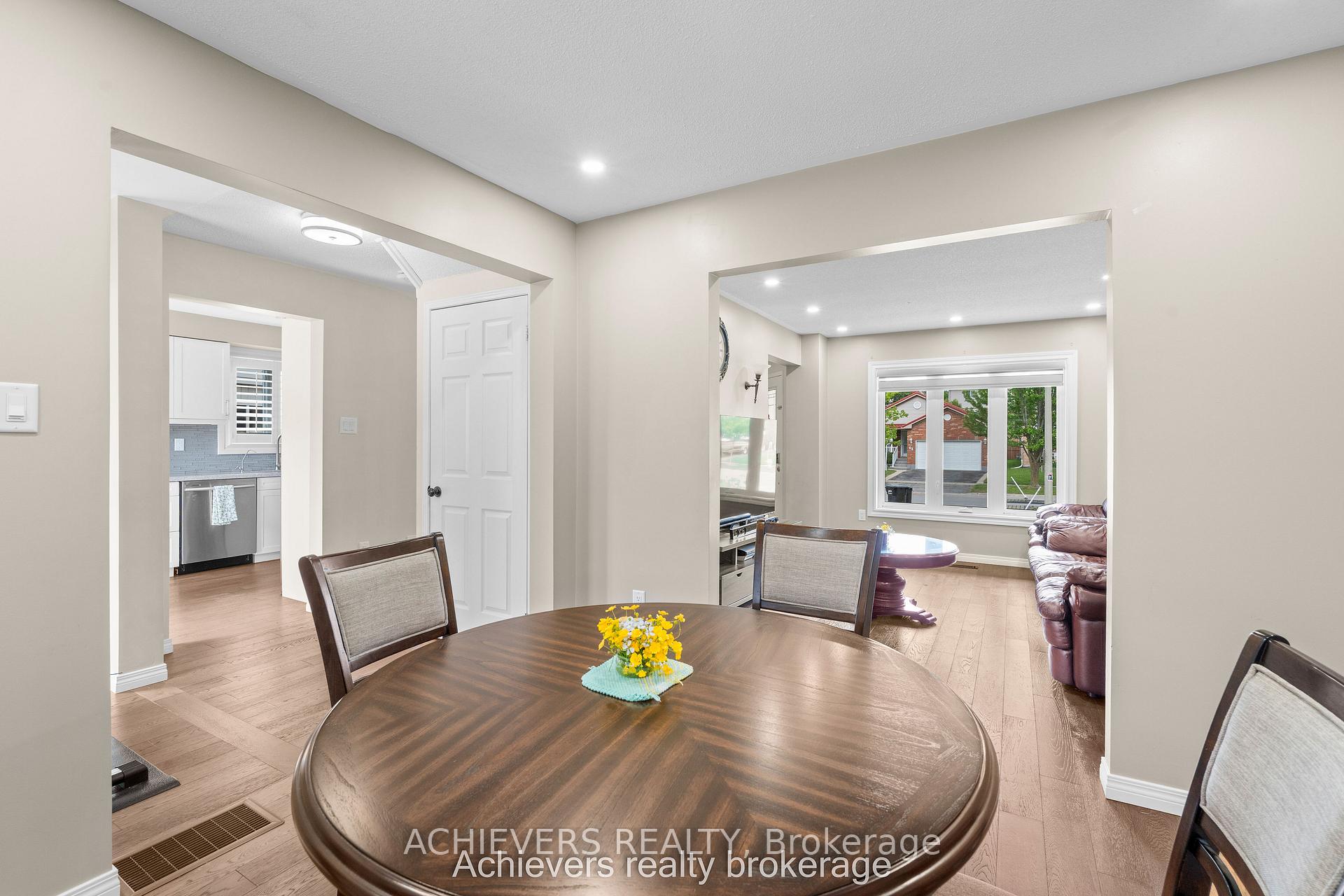 Photo 9 of 66 Leggott Avenue, Barrie, Painswick North — HOMEH