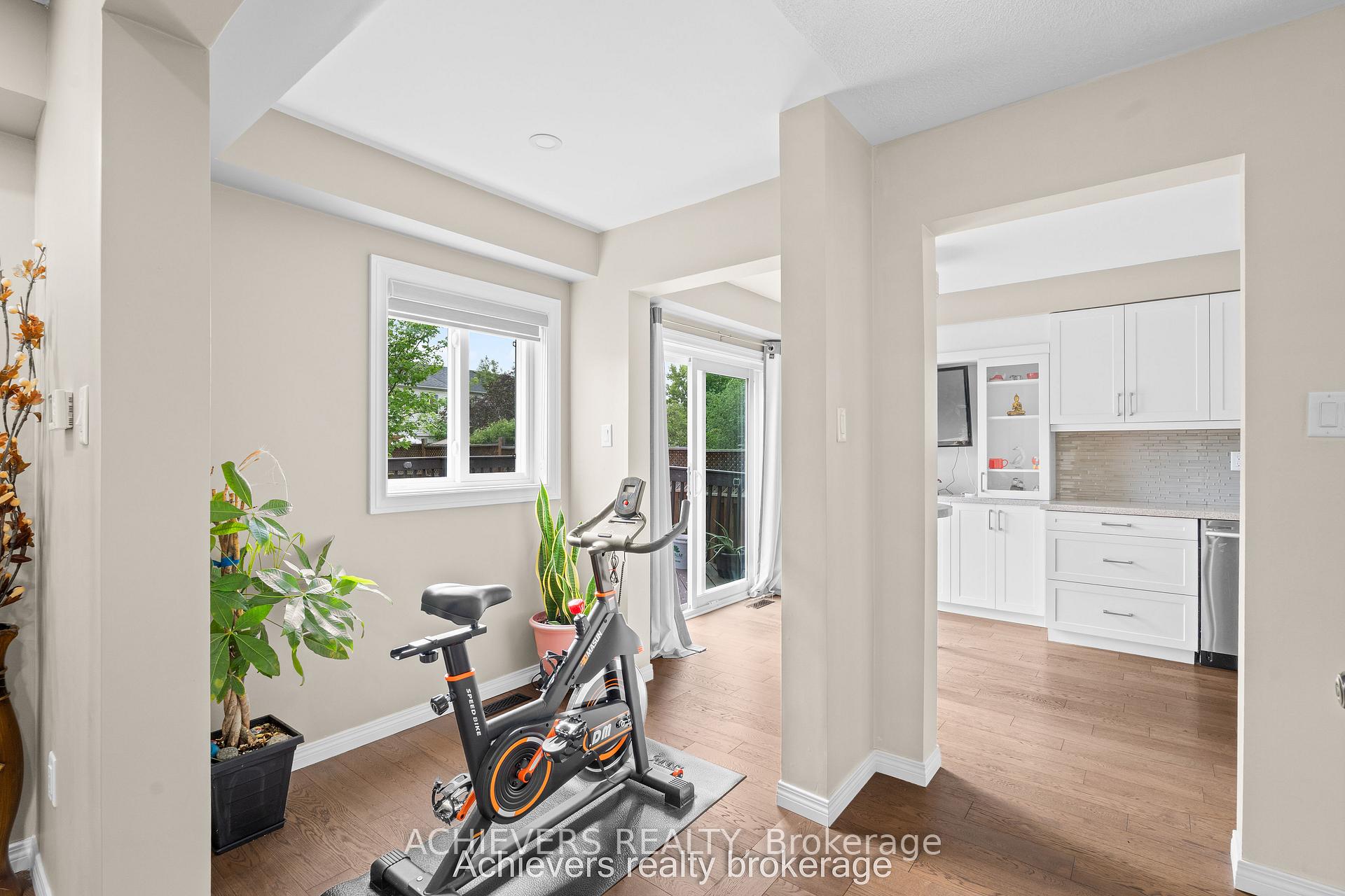 Photo 10 of 66 Leggott Avenue, Barrie, Painswick North — HOMEH