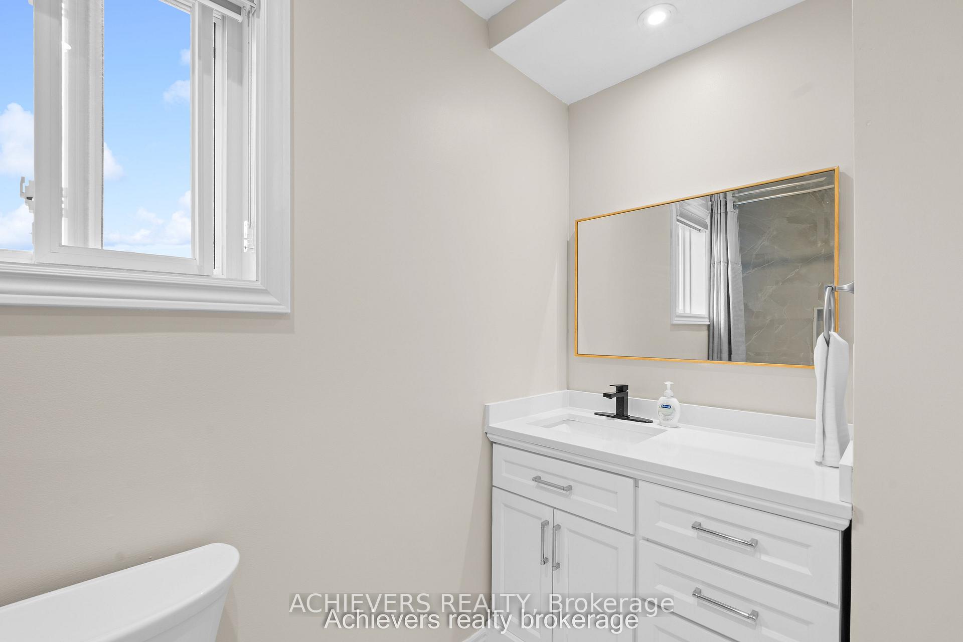 Photo 19 of 66 Leggott Avenue, Barrie, Painswick North — HOMEH