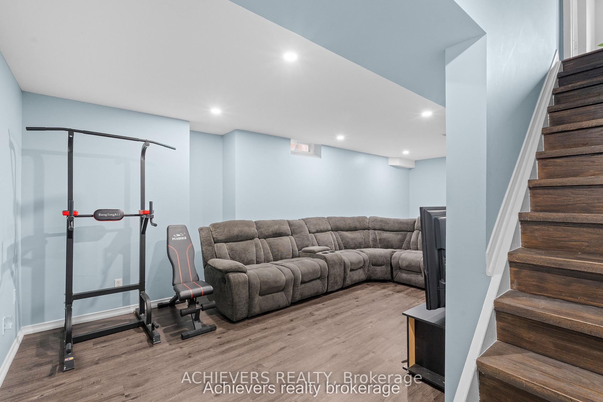 Photo 34 of 66 Leggott Avenue, Barrie, Painswick North — HOMEH