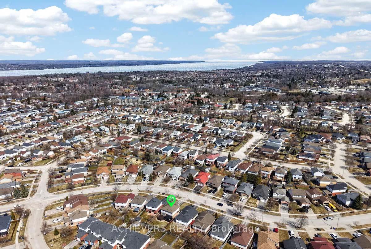 Photo 35 of 66 Leggott Avenue, Barrie, Painswick North — HOMEH