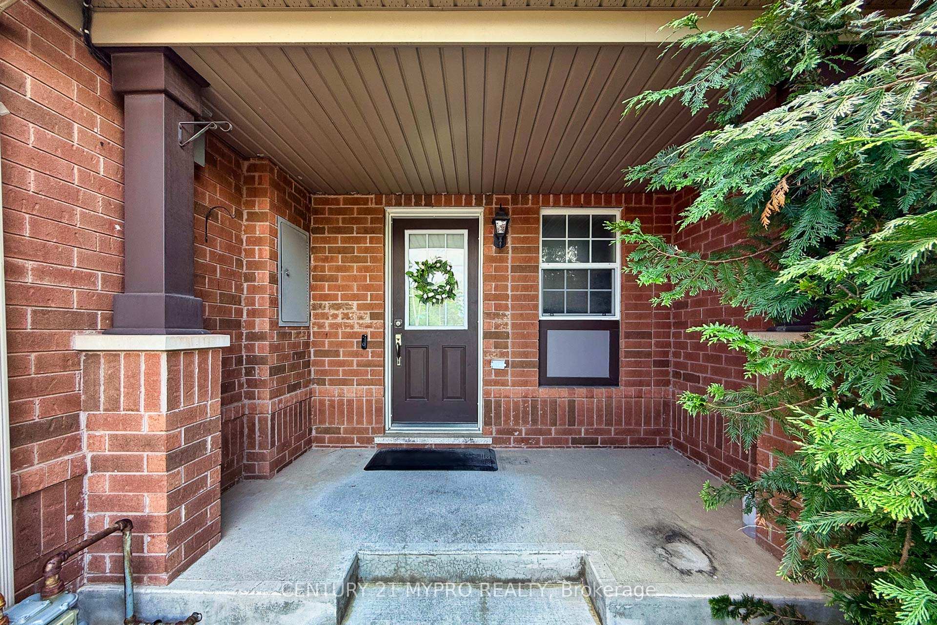 Photo 2 of 4026 Donnic Drive, Burlington, Alton — HOMEH