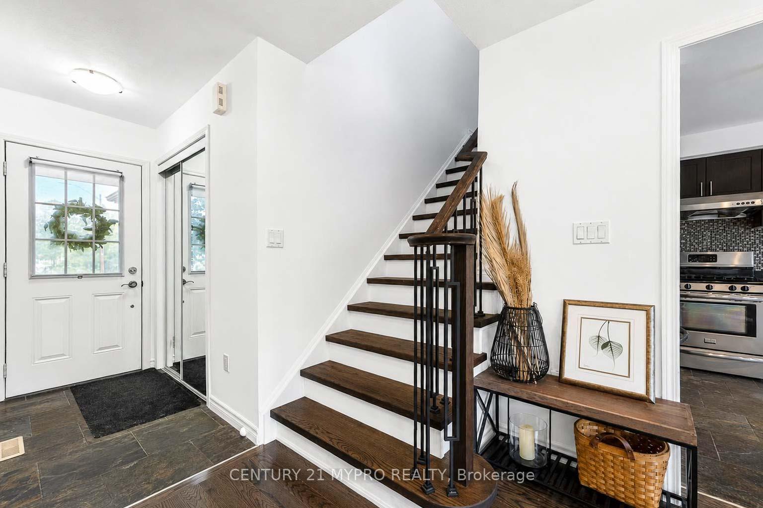 Photo 4 of 4026 Donnic Drive, Burlington, Alton — HOMEH