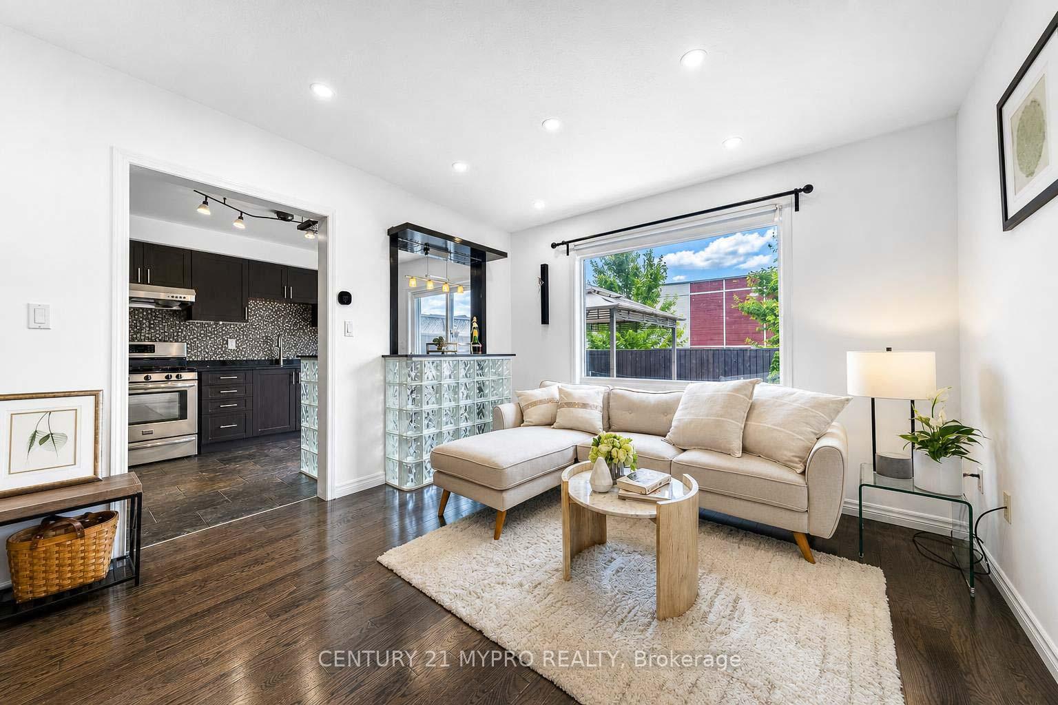 Photo 7 of 4026 Donnic Drive, Burlington, Alton — HOMEH