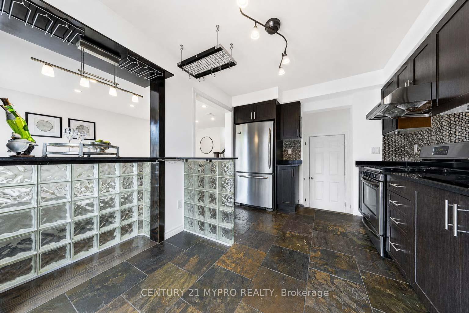 Photo 14 of 4026 Donnic Drive, Burlington, Alton — HOMEH