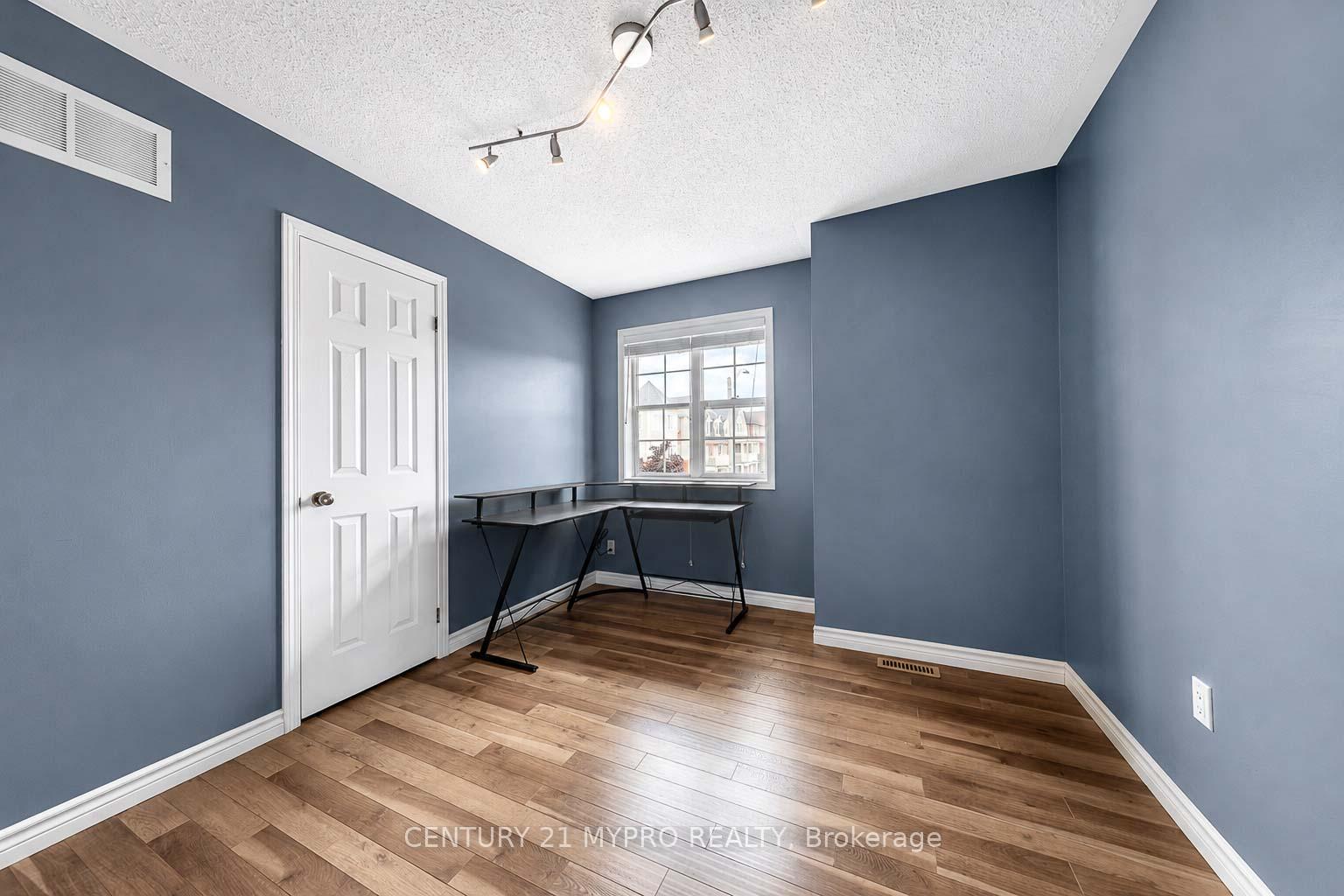 Photo 19 of 4026 Donnic Drive, Burlington, Alton — HOMEH