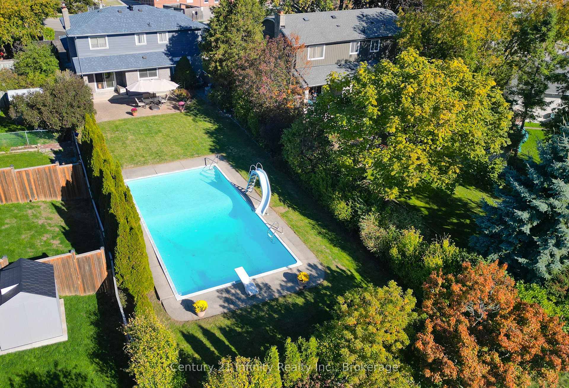 Photo 4 of 933 Oklahoma Drive, Pickering, West Shore — HOMEH