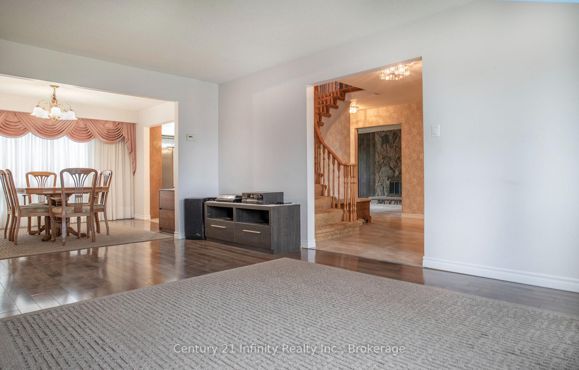 Photo 6 of 933 Oklahoma Drive, Pickering, West Shore — HOMEH