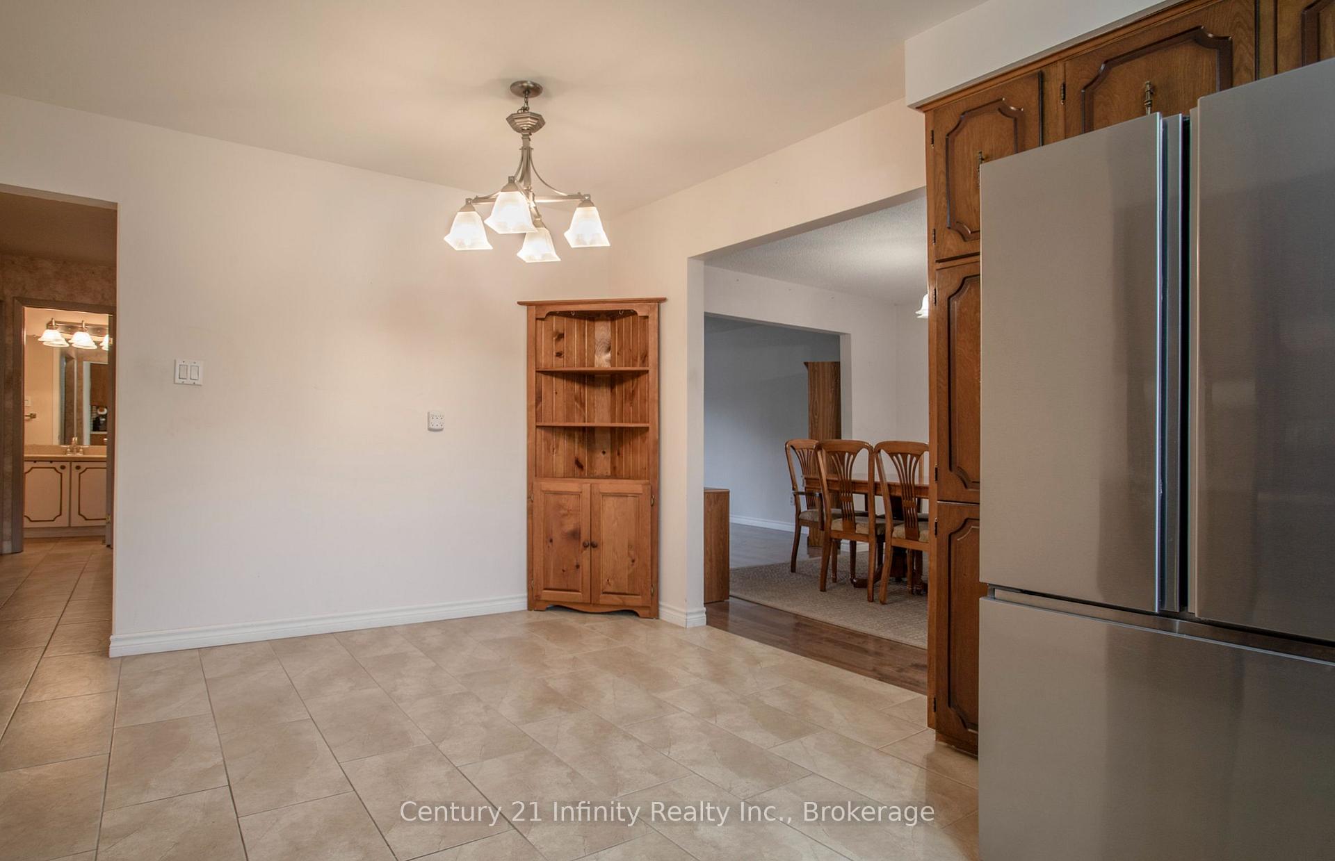 Photo 15 of 933 Oklahoma Drive, Pickering, West Shore — HOMEH