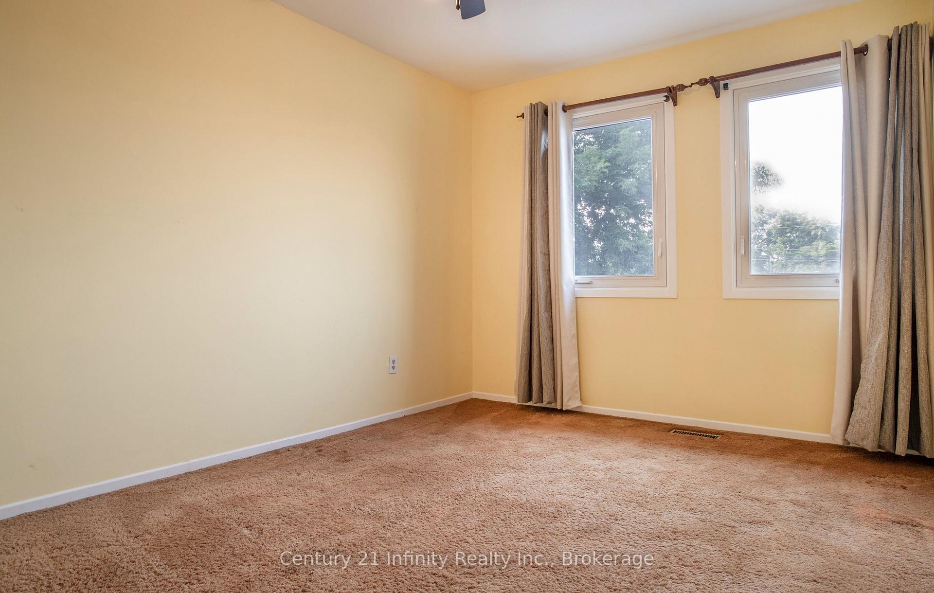 Photo 30 of 933 Oklahoma Drive, Pickering, West Shore — HOMEH