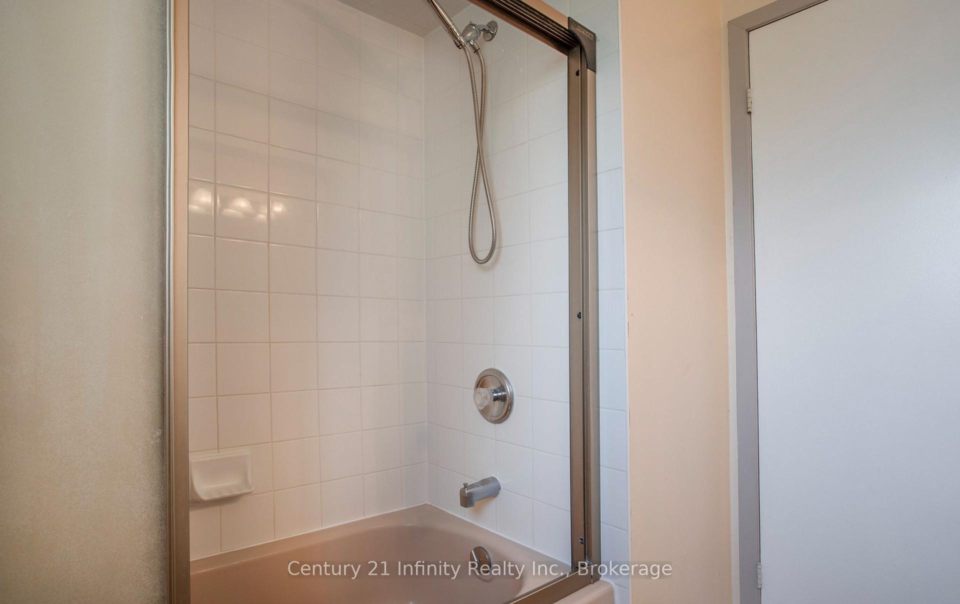 Photo 34 of 933 Oklahoma Drive, Pickering, West Shore — HOMEH