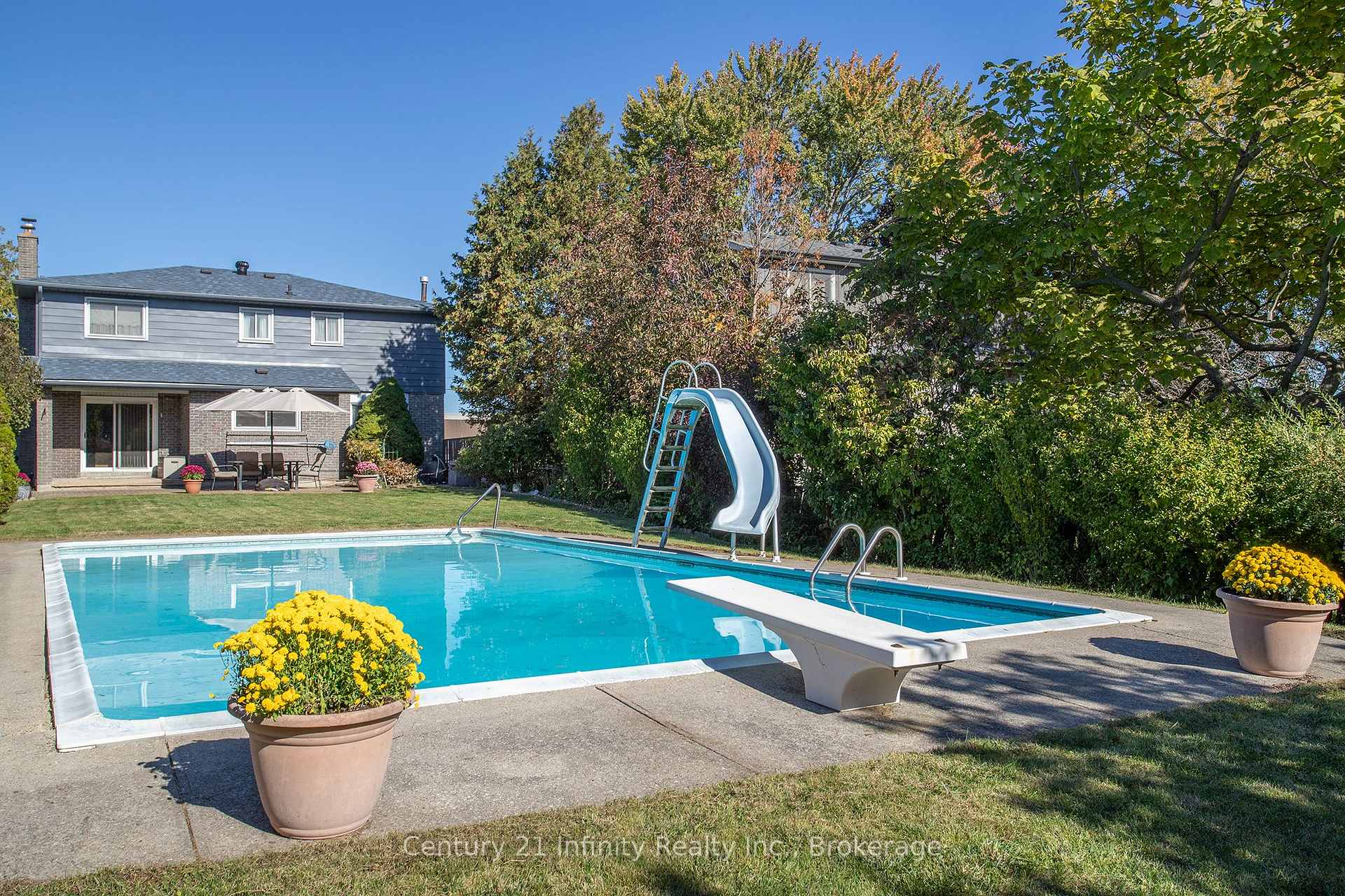 Photo 41 of 933 Oklahoma Drive, Pickering, West Shore — HOMEH