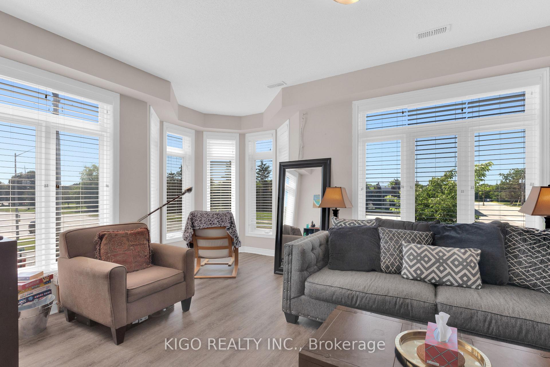 Photo 3 of 4119 Palermo Common, Burlington, Shoreacres — HOMEH