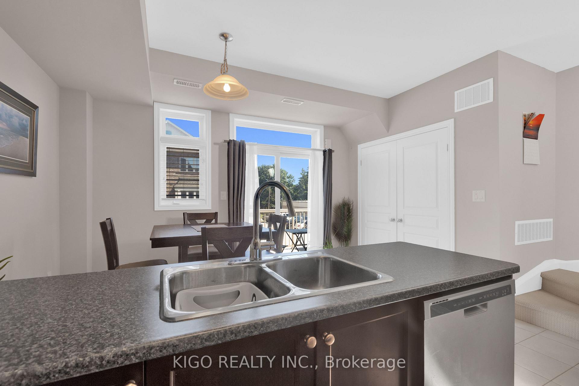 Photo 12 of 4119 Palermo Common, Burlington, Shoreacres — HOMEH