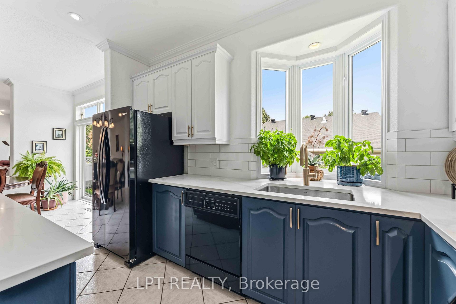 Photo 9 of 38 Crosspointe Avenue, Ottawa, Barrhaven East — HOMEH