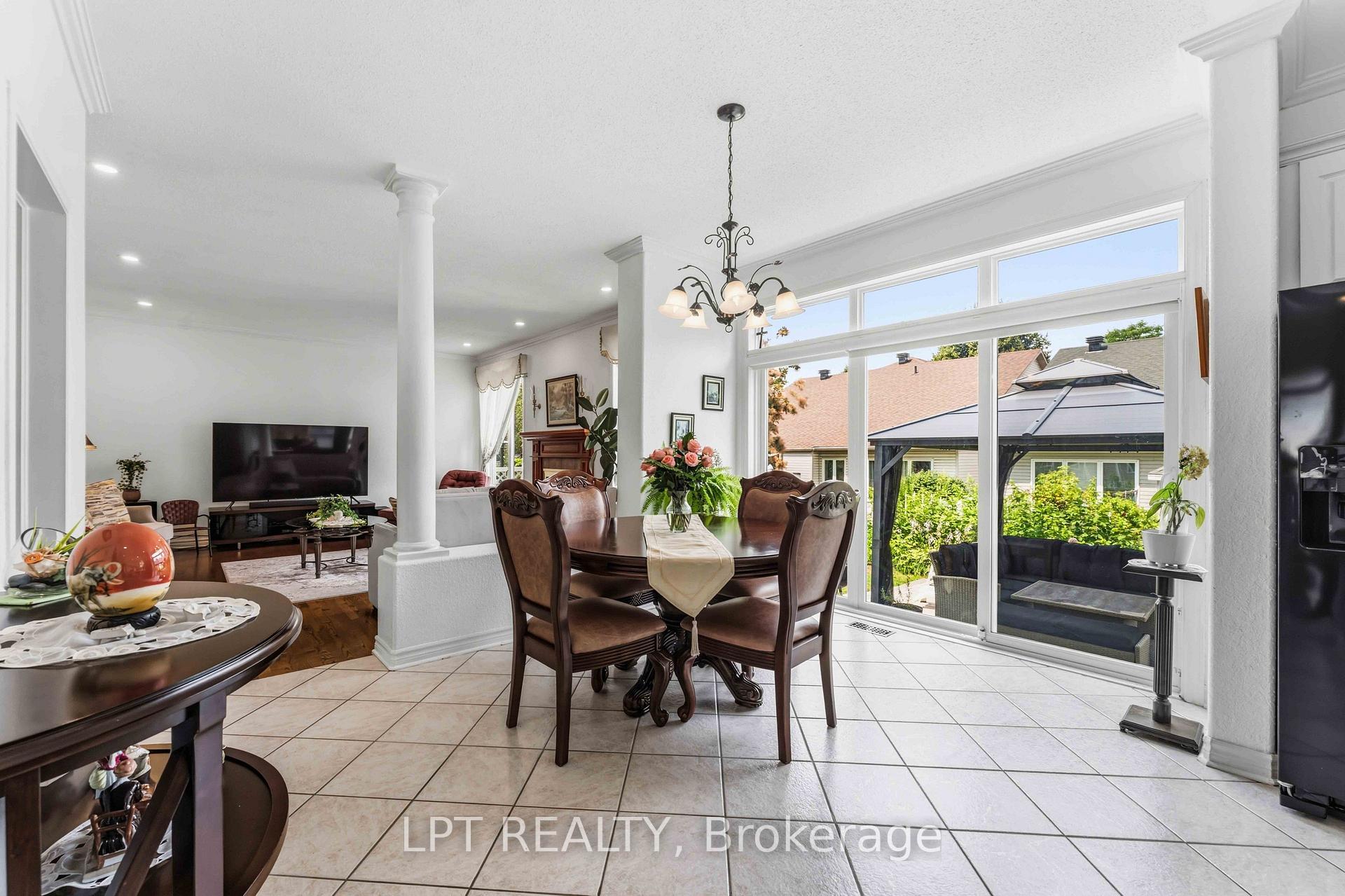 Photo 12 of 38 Crosspointe Avenue, Ottawa, Barrhaven East — HOMEH