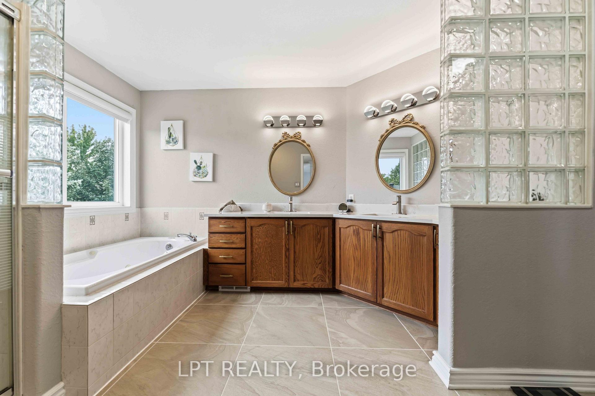 Photo 22 of 38 Crosspointe Avenue, Ottawa, Barrhaven East — HOMEH