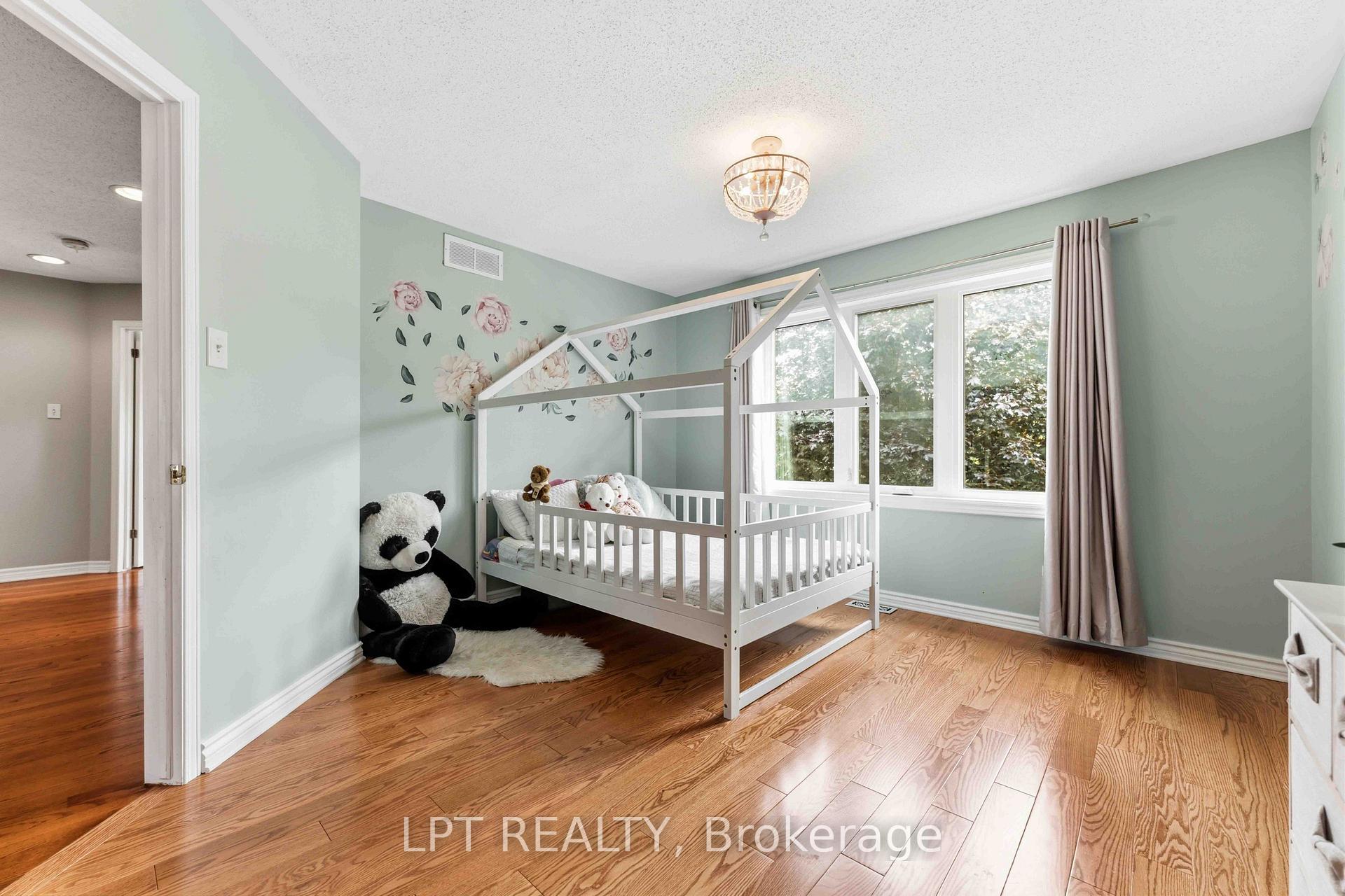 Photo 25 of 38 Crosspointe Avenue, Ottawa, Barrhaven East — HOMEH