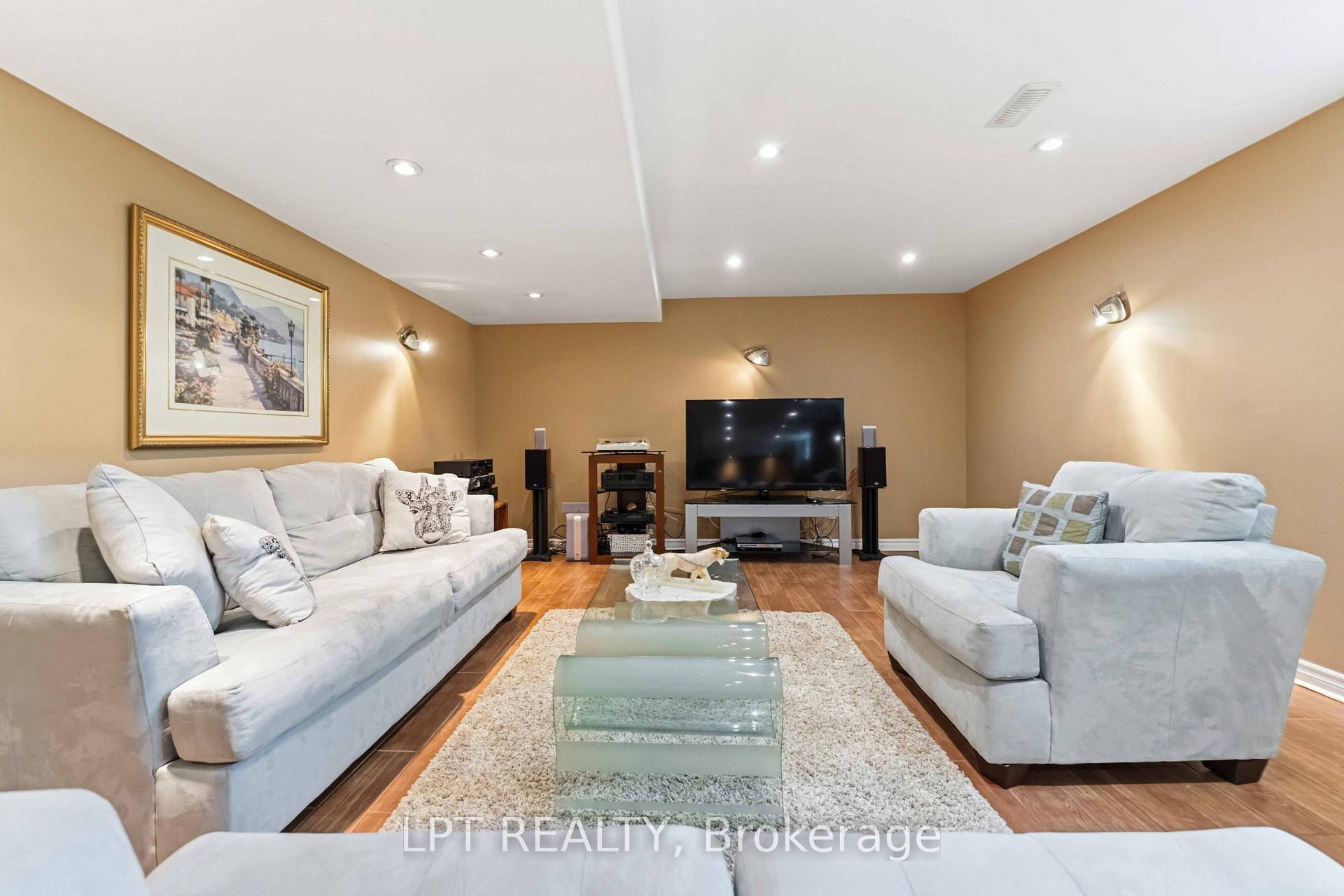 Photo 33 of 38 Crosspointe Avenue, Ottawa, Barrhaven East — HOMEH