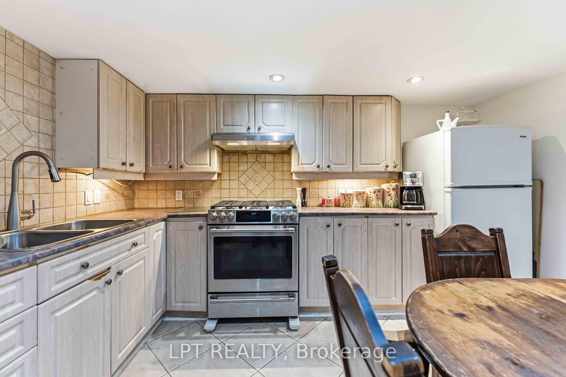 Photo 34 of 38 Crosspointe Avenue, Ottawa, Barrhaven East — HOMEH