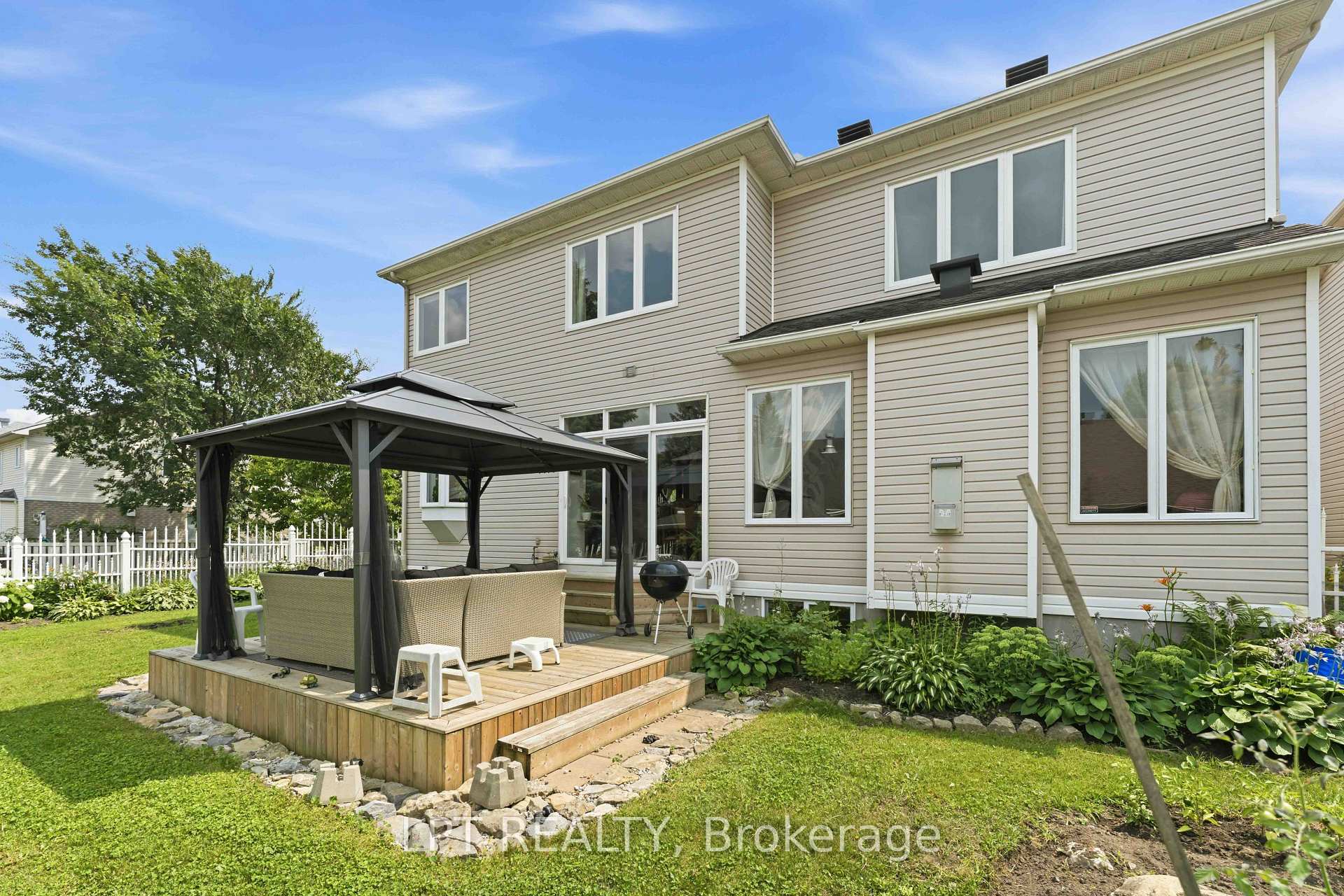 Photo 37 of 38 Crosspointe Avenue, Ottawa, Barrhaven East — HOMEH