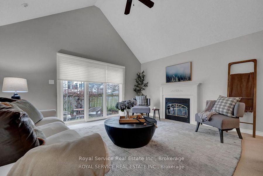 Photo 3 of Unit 5, 350 Lakebreeze Drive, Clarington, Newcastle — HOMEH