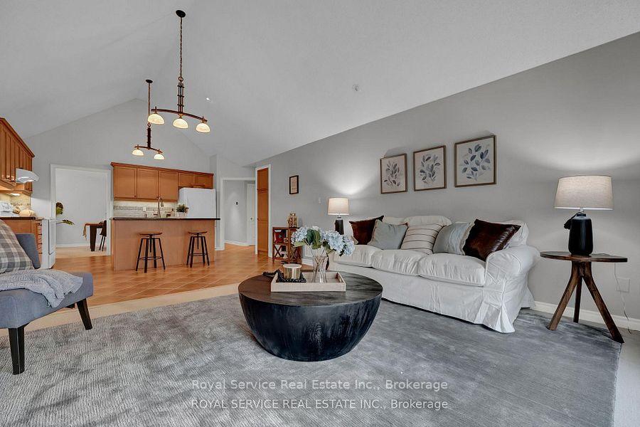 Photo 6 of Unit 5, 350 Lakebreeze Drive, Clarington, Newcastle — HOMEH