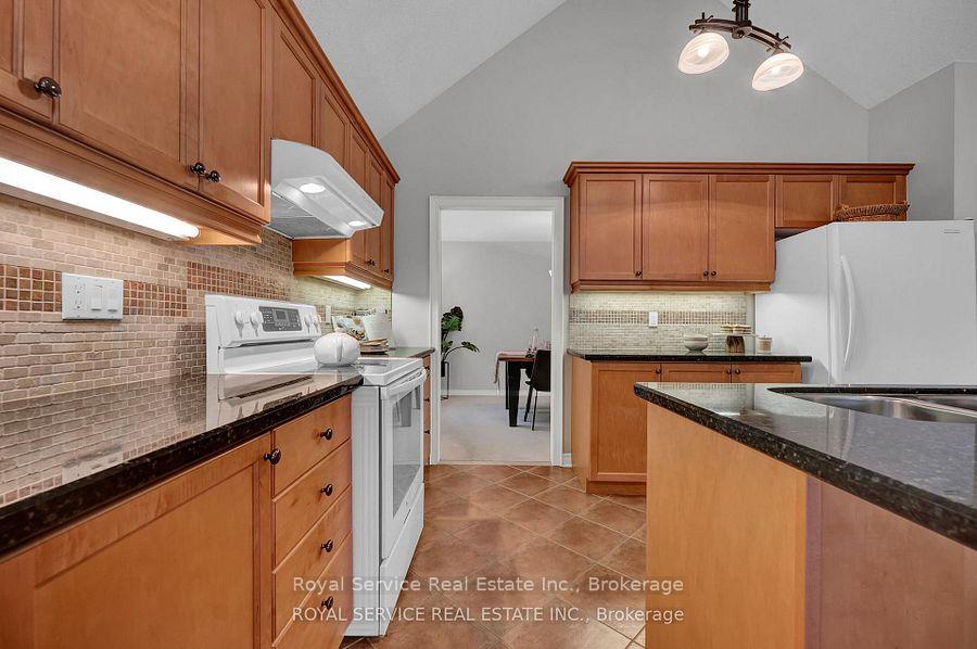 Photo 9 of Unit 5, 350 Lakebreeze Drive, Clarington, Newcastle — HOMEH