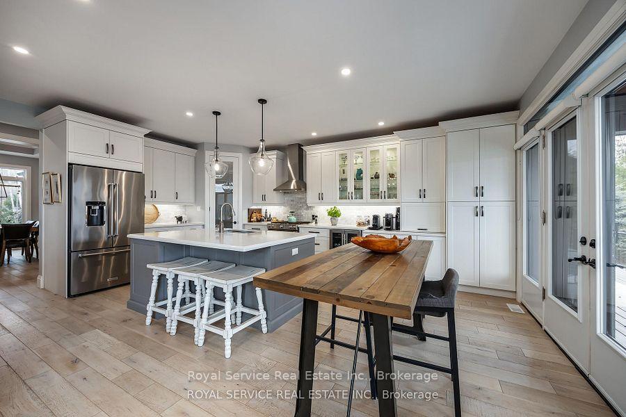 Photo 10 of 28 Rustlewood Avenue, Kawartha Lakes, Manvers — HOMEH