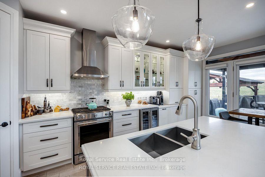 Photo 13 of 28 Rustlewood Avenue, Kawartha Lakes, Manvers — HOMEH
