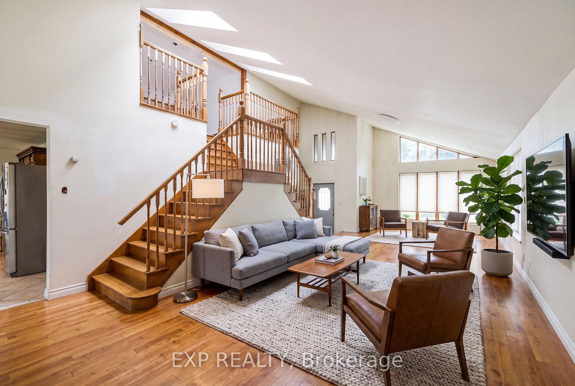 Photo 9 of 104 Sideroad 18 Road, Centre Wellington, Fergus — HOMEH