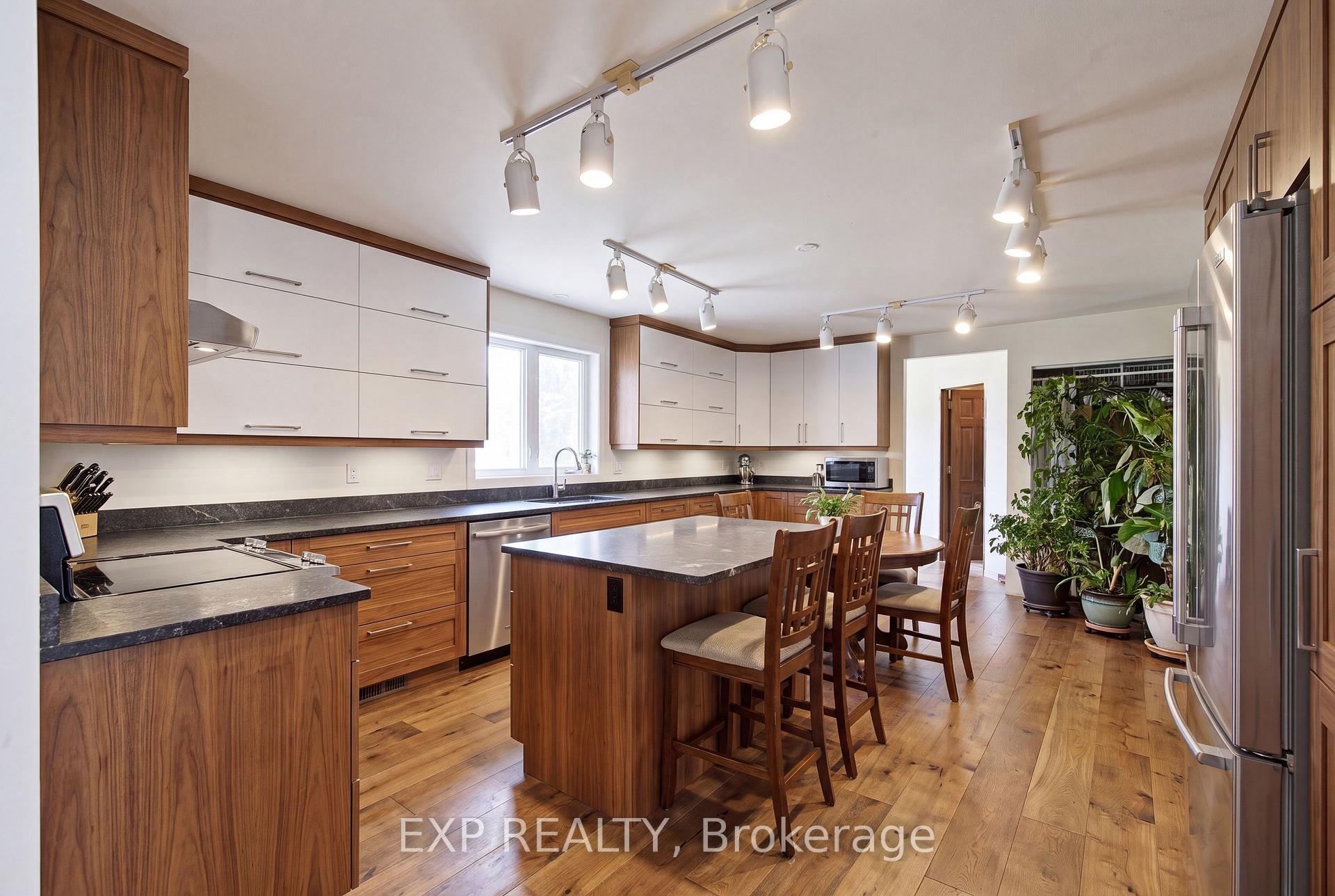 Photo 10 of 104 Sideroad 18 Road, Centre Wellington, Fergus — HOMEH