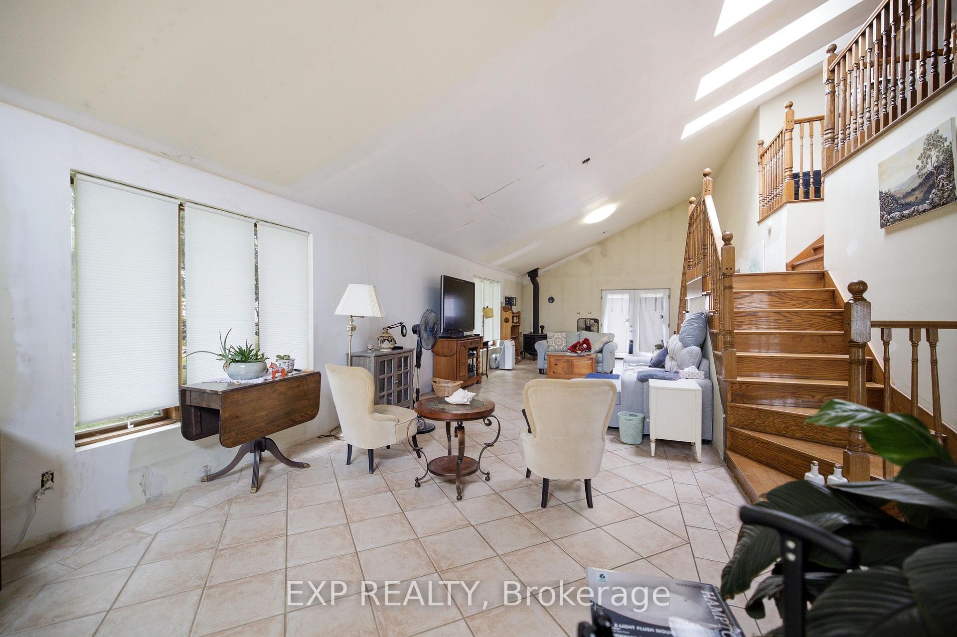 Photo 15 of 104 Sideroad 18 Road, Centre Wellington, Fergus — HOMEH