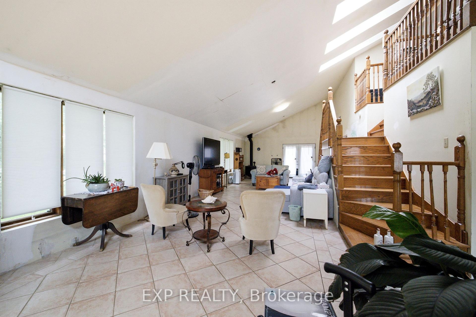 Photo 17 of 104 Sideroad 18 Road, Centre Wellington, Fergus — HOMEH