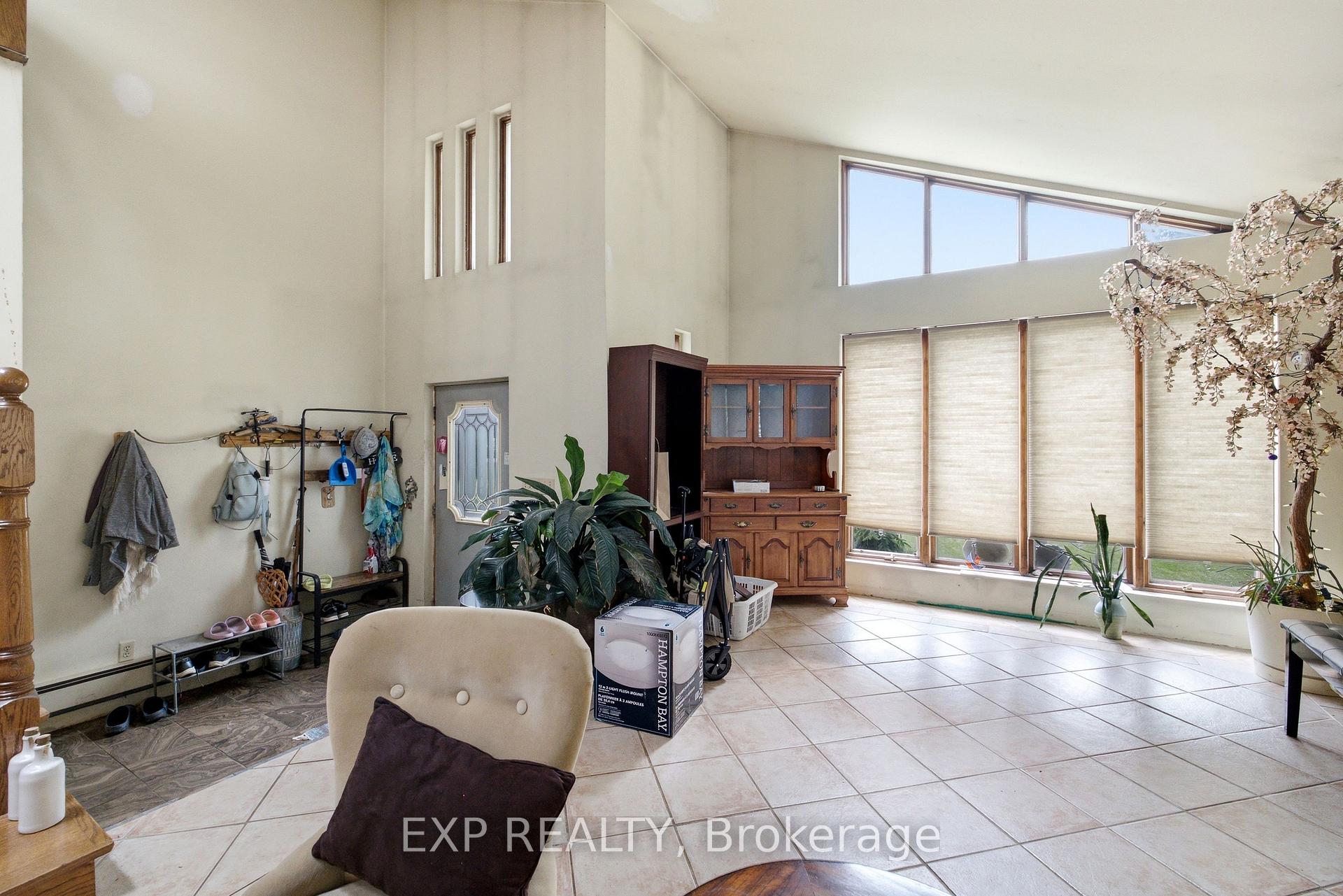 Photo 19 of 104 Sideroad 18 Road, Centre Wellington, Fergus — HOMEH