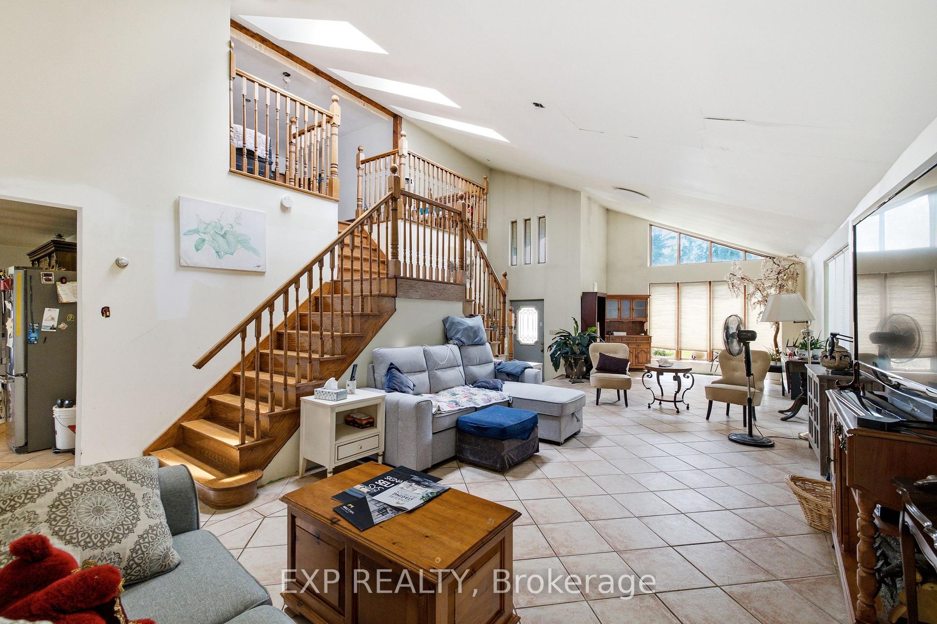Photo 21 of 104 Sideroad 18 Road, Centre Wellington, Fergus — HOMEH