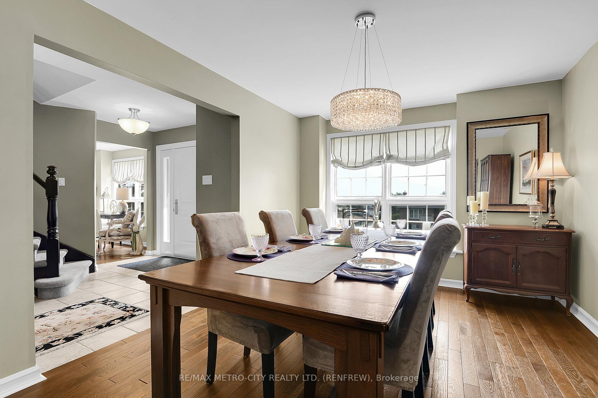 Photo 8 of 98 Erindale Avenue, Renfrew, Renfrew — HOMEH