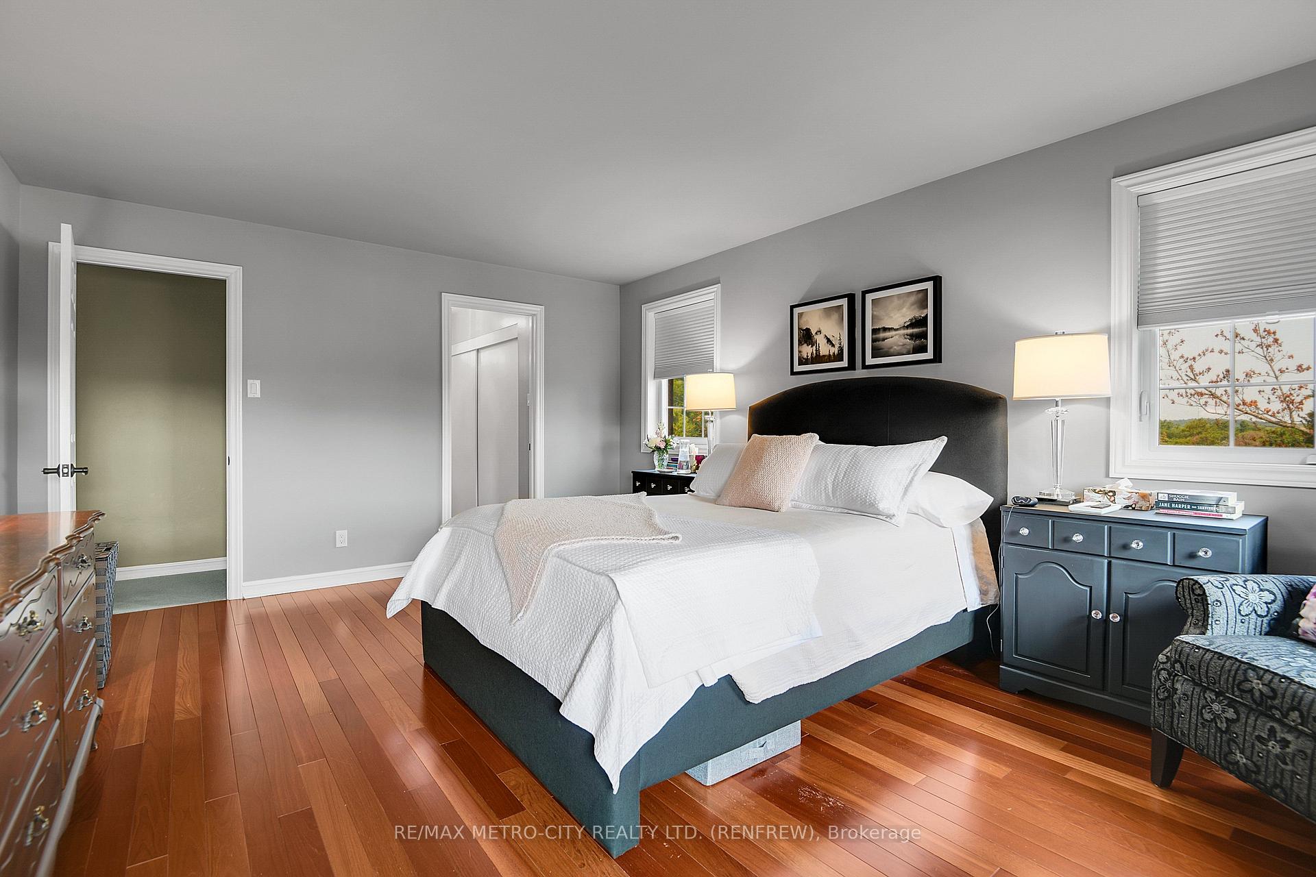 Photo 19 of 98 Erindale Avenue, Renfrew, Renfrew — HOMEH