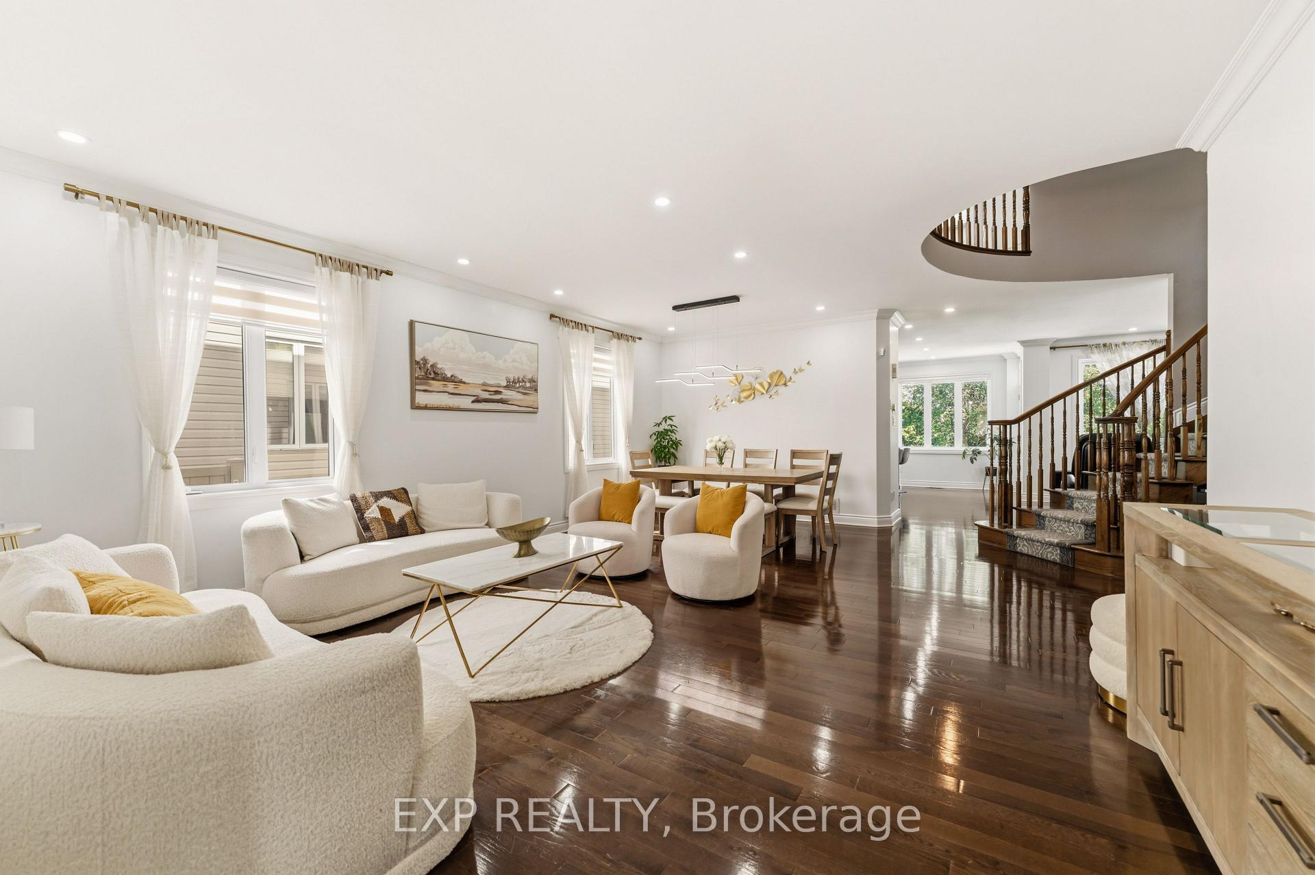 Photo 3 of 643 New Liskeard Crescent, Ottawa, Barrhaven - Strandherd — HOMEH