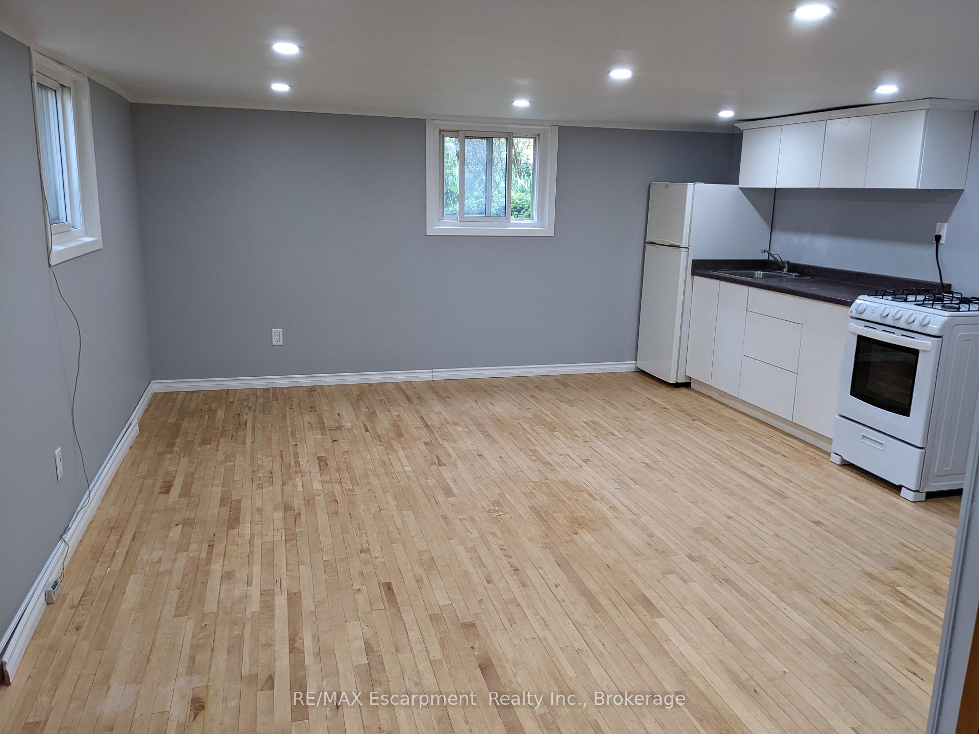 Photo 2 of Unit 5, 158 James Street, St. Catharines, Downtown — HOMEH