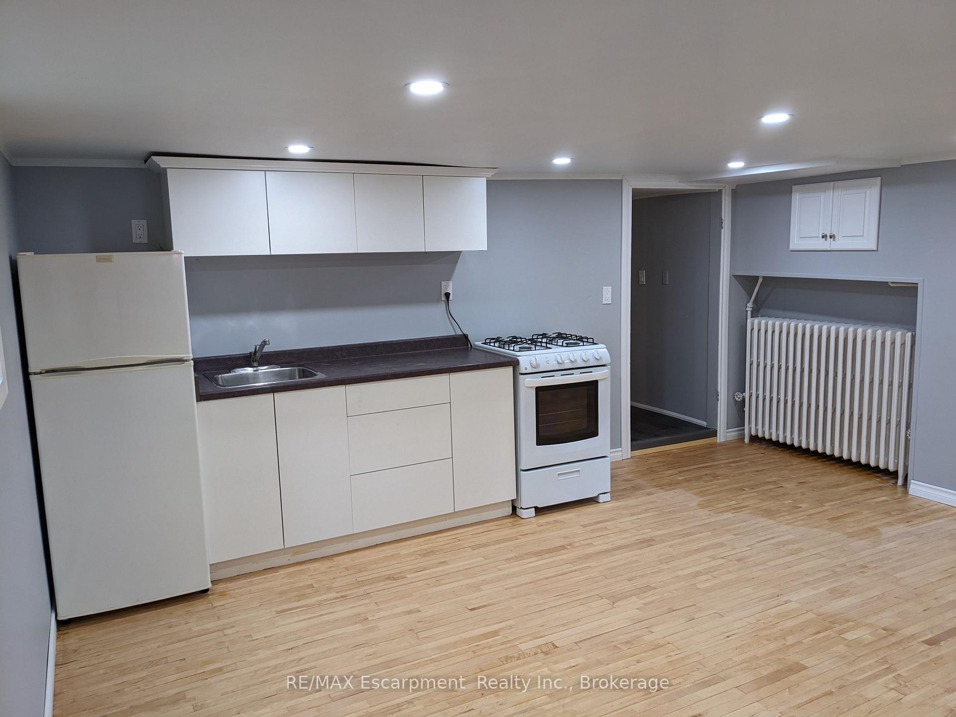Photo 4 of Unit 5, 158 James Street, St. Catharines, Downtown — HOMEH