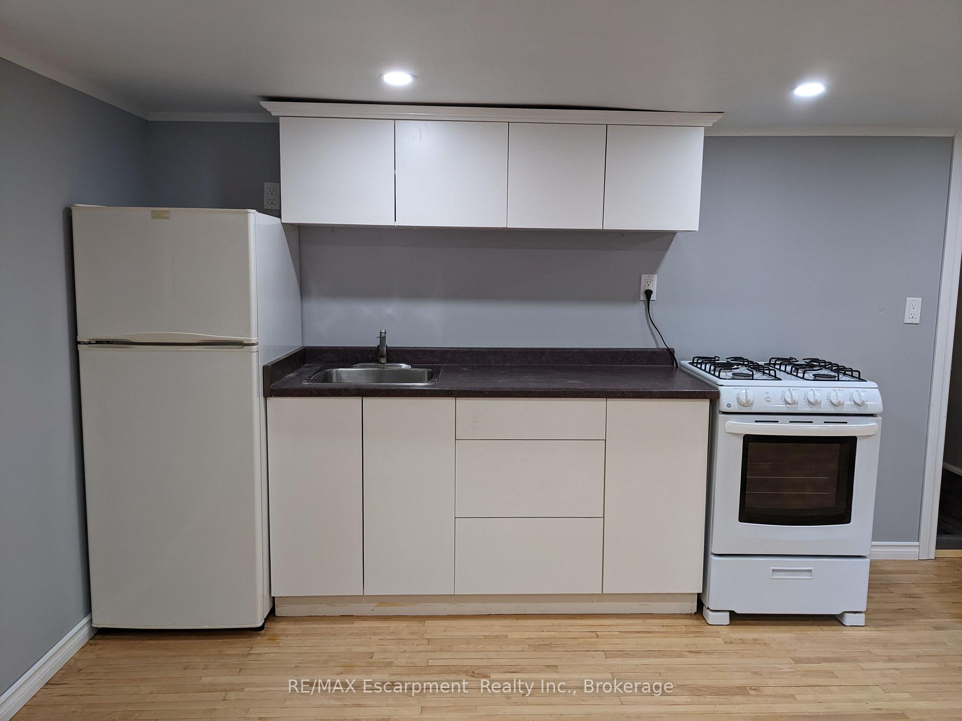 Photo 5 of Unit 5, 158 James Street, St. Catharines, Downtown — HOMEH