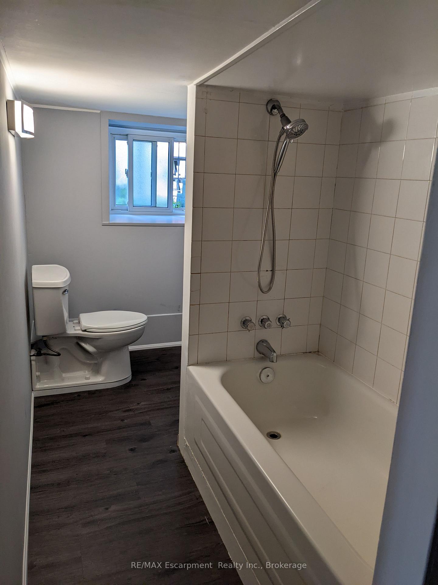 Photo 6 of Unit 5, 158 James Street, St. Catharines, Downtown — HOMEH