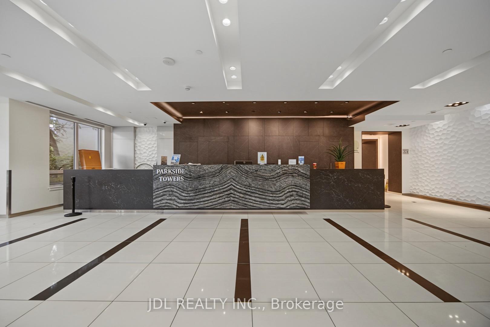 Photo 4 of Unit 902, 7165 Yonge Street, Markham, Grandview — HOMEH