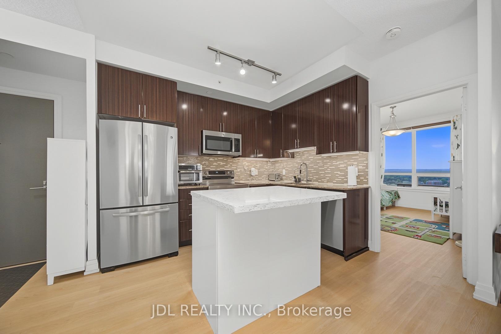Photo 11 of Unit 902, 7165 Yonge Street, Markham, Grandview — HOMEH