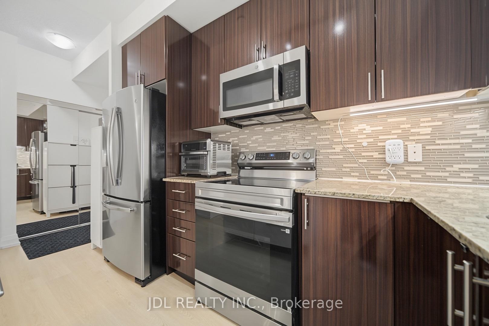Photo 14 of Unit 902, 7165 Yonge Street, Markham, Grandview — HOMEH