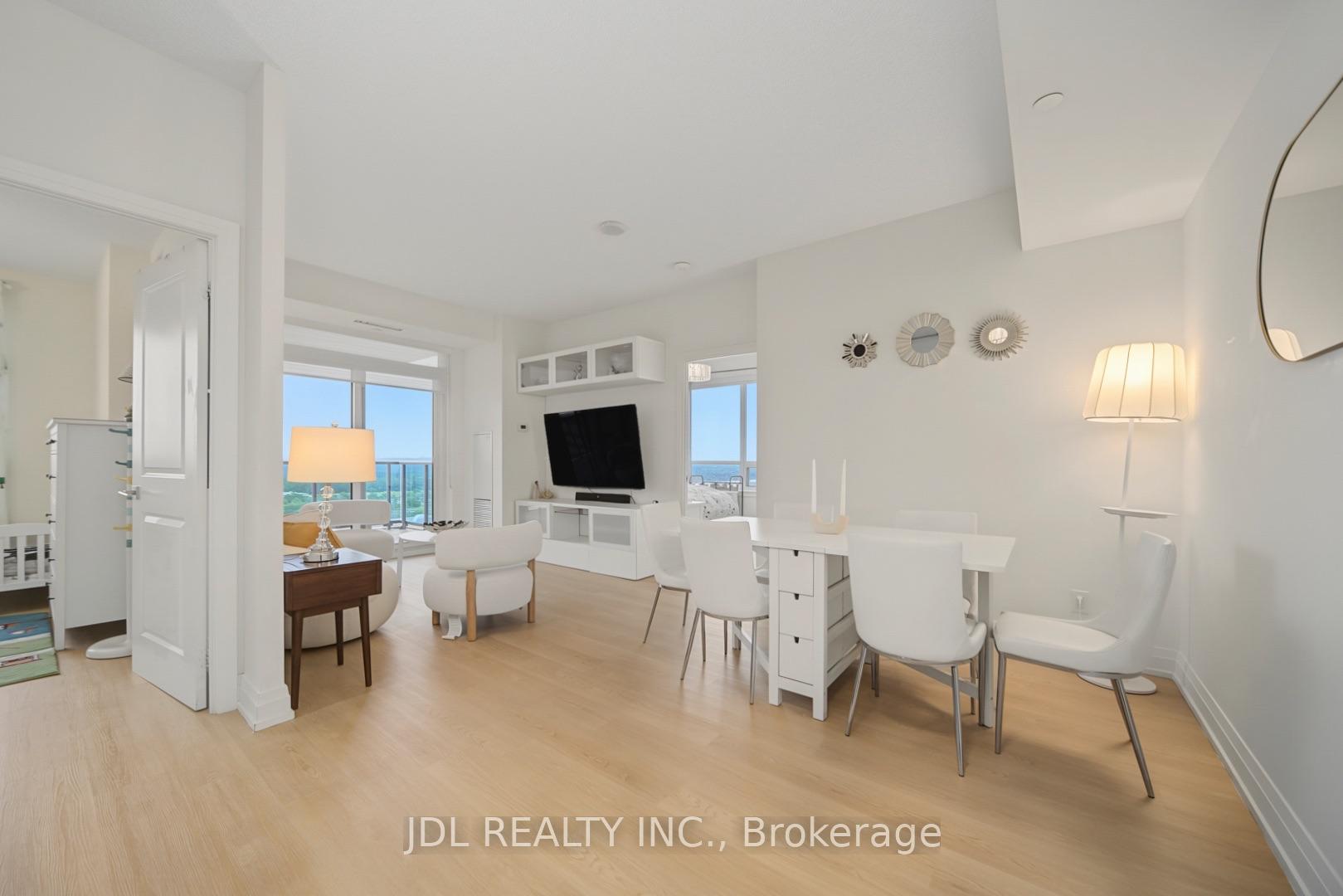 Photo 15 of Unit 902, 7165 Yonge Street, Markham, Grandview — HOMEH