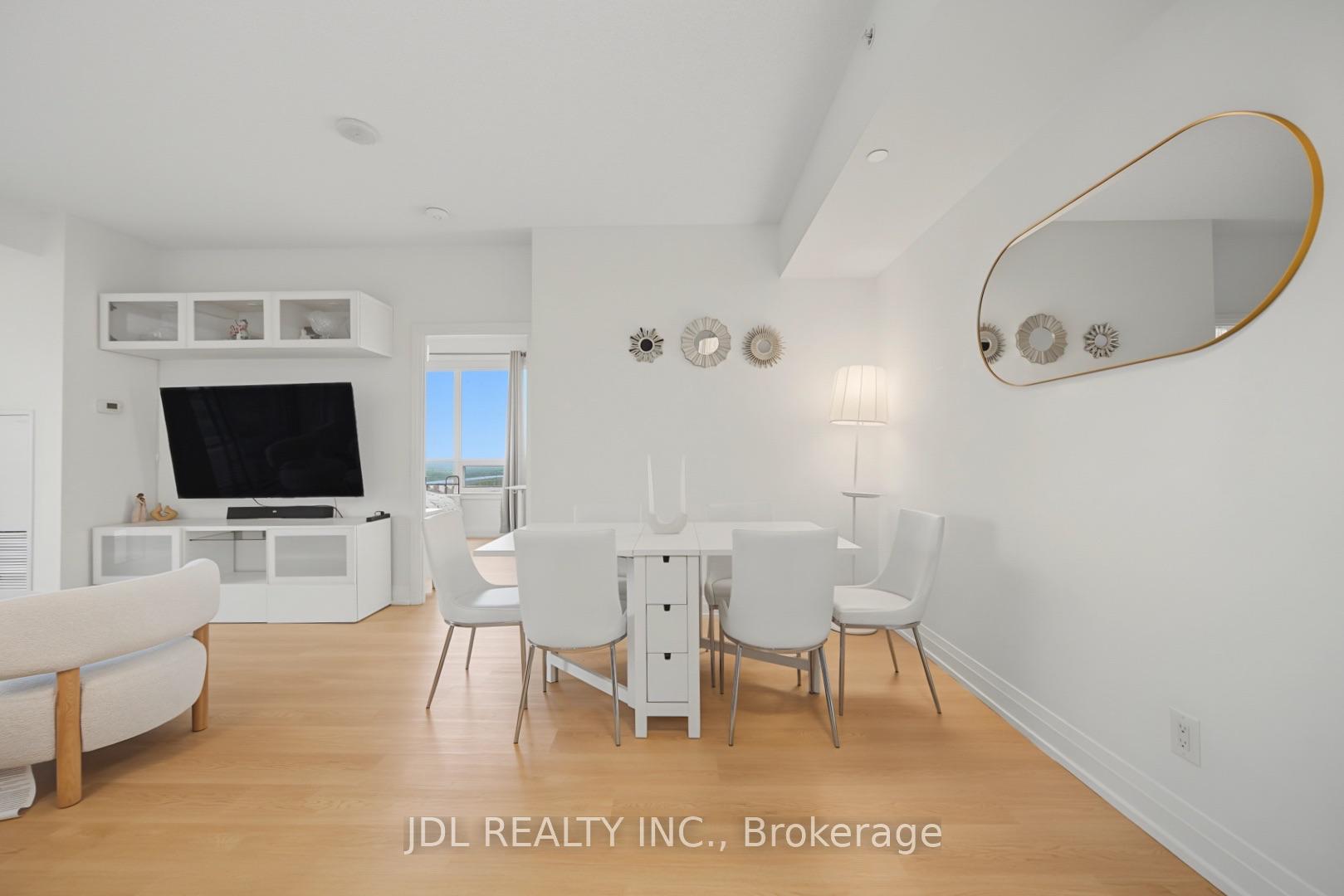 Photo 16 of Unit 902, 7165 Yonge Street, Markham, Grandview — HOMEH