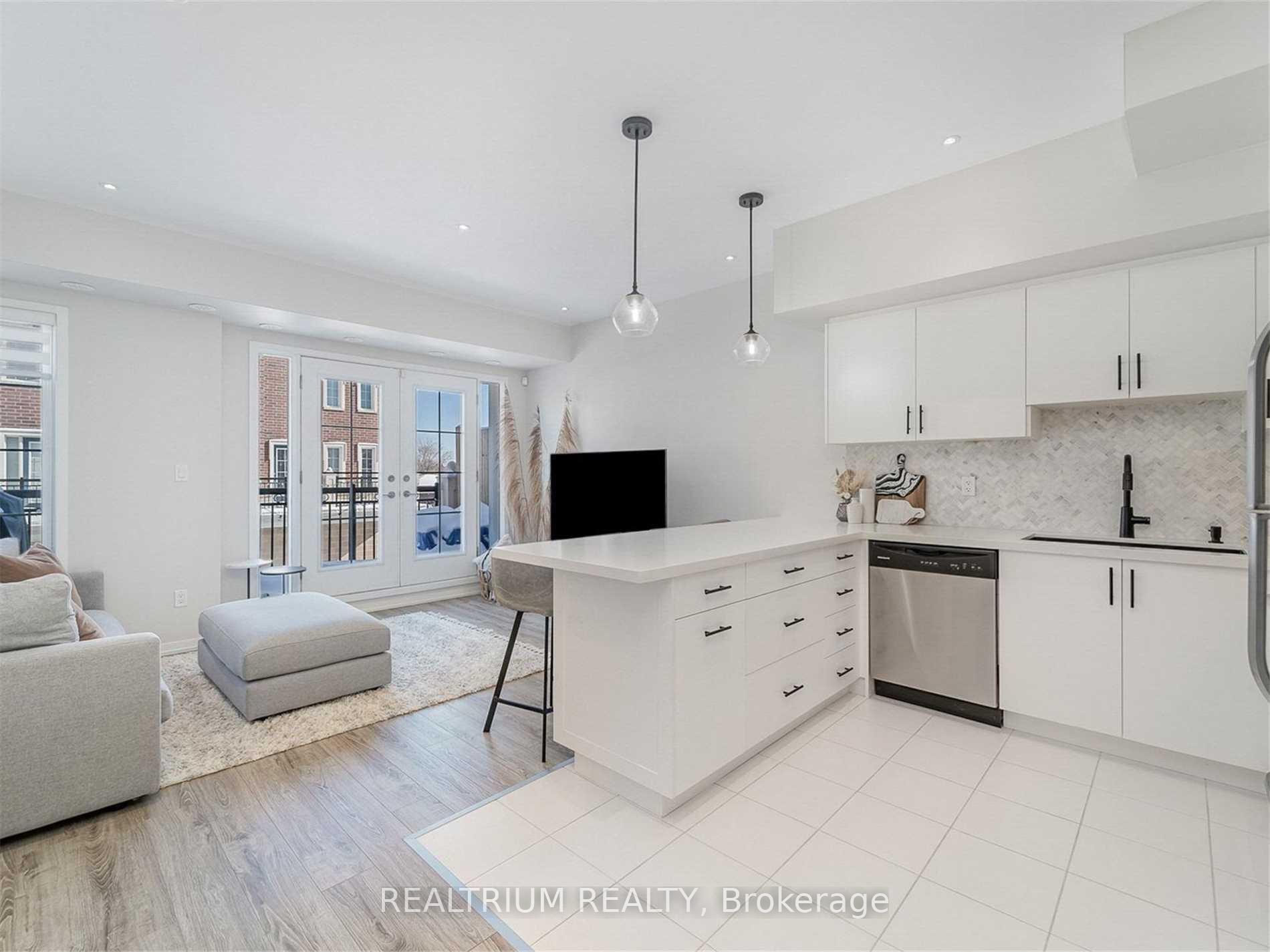 Photo 2 of Unit B09, 26 Bruce Street, Vaughan, East Woodbridge — HOMEH
