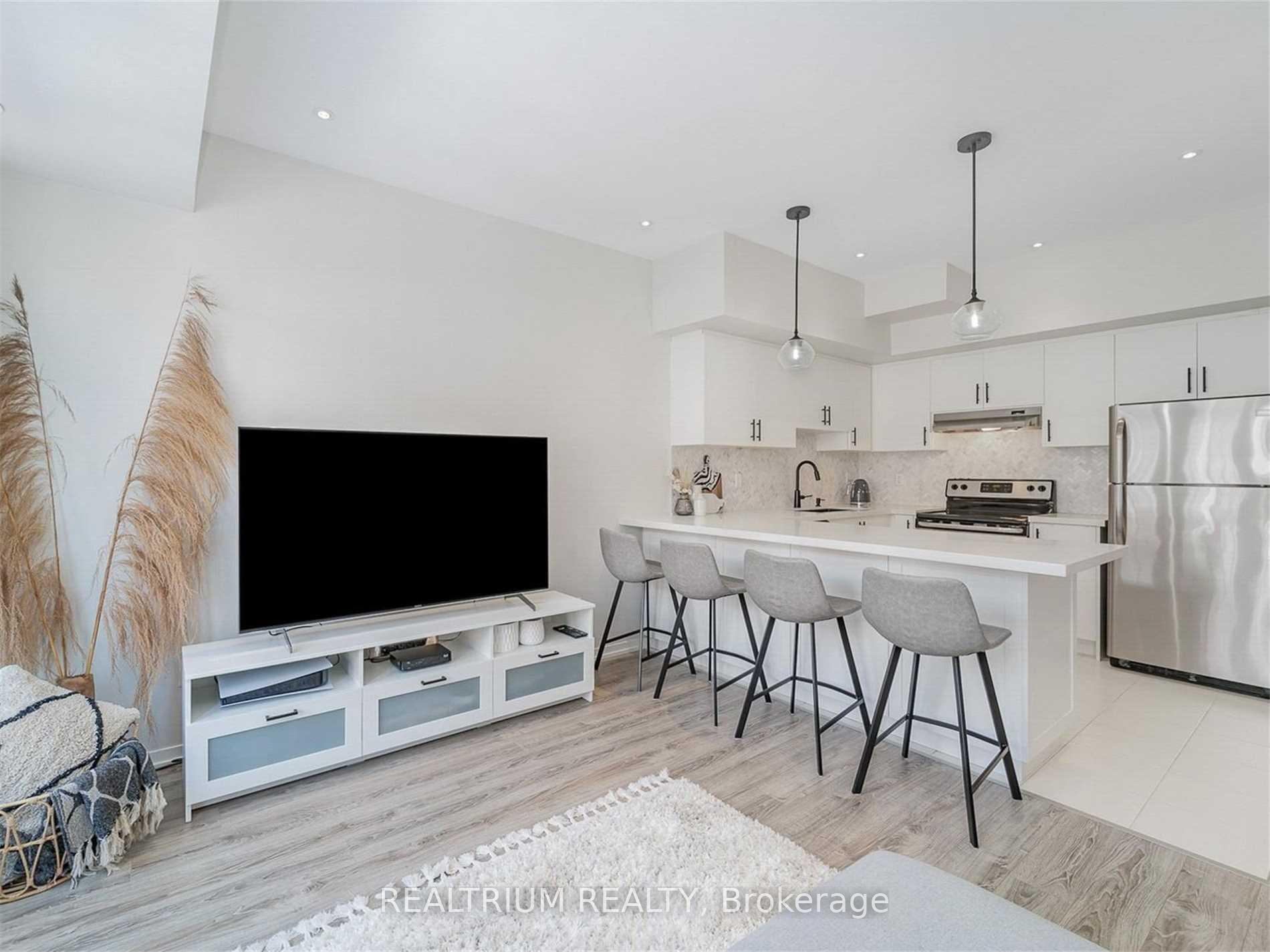 Photo 3 of Unit B09, 26 Bruce Street, Vaughan, East Woodbridge — HOMEH